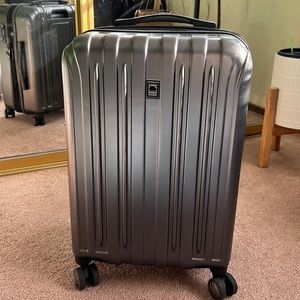 Delsey Titanium Carry on 21”